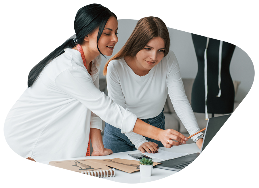 talking-with-female-customer-seamstress-is-in-her-2021-12-27-16-51-04-utc